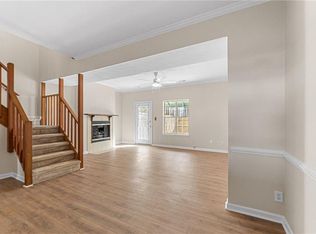 302 Monument Ct, Yorktown, VA 23693