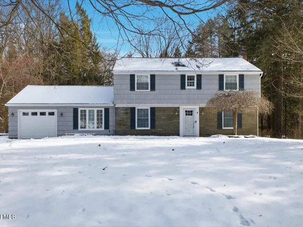 7 Fairway Lane, Rexford, NY 12148