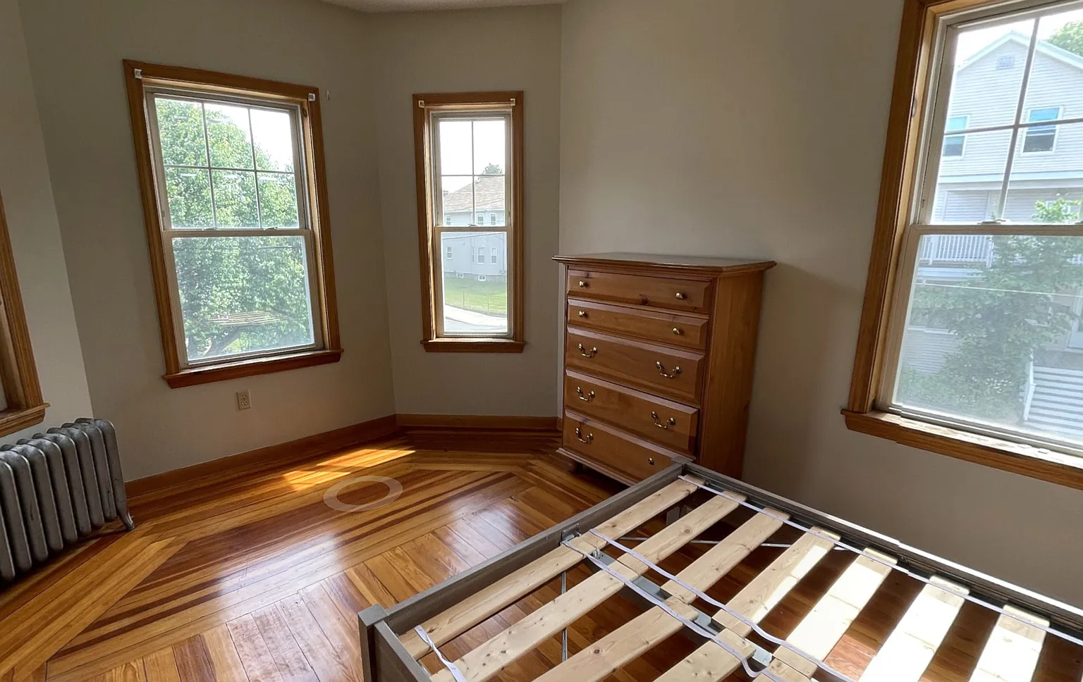 6/1/27 Tufts area 4BR - huge apartment, near T & campus — Photo 2