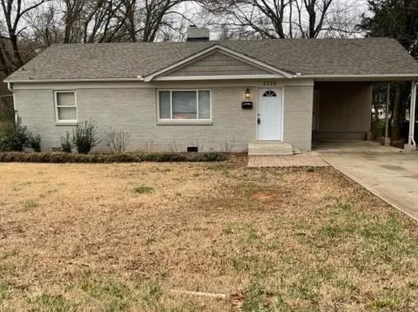 2728 Arnold Dr, Charlotte, NC 28205