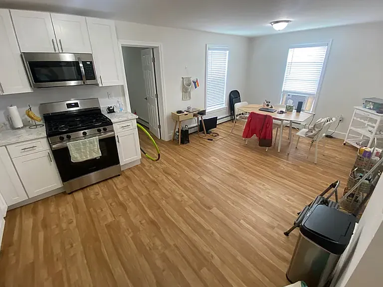 69 Florence St #1 — Photo 7
