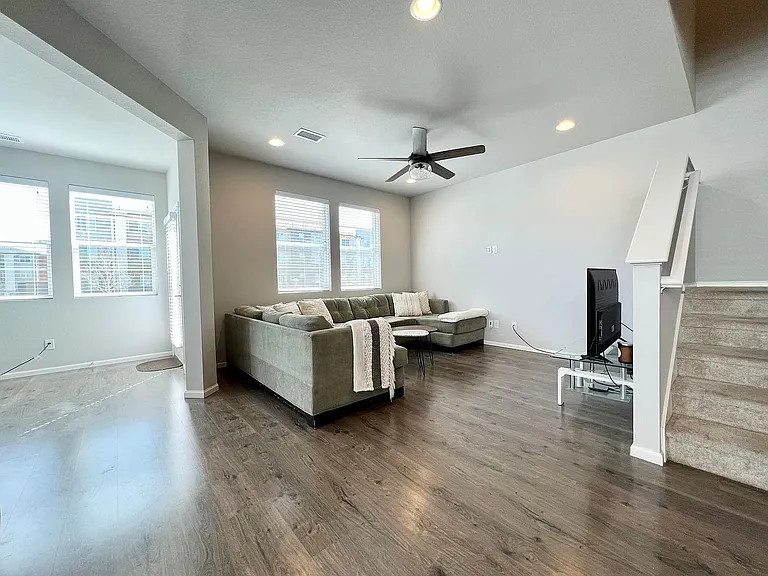 16061 E Bolling Dr — Photo 3