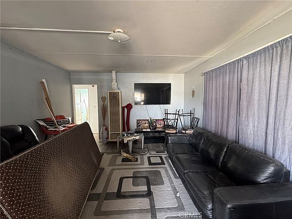 3rd image of 13841 Carson St