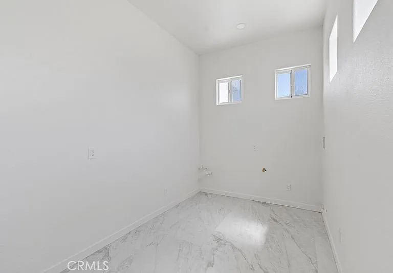 1580 San Bernardino Pl — Photo 32