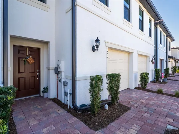 1526 Lake Jessup Cir, Cape Coral, FL 33909
