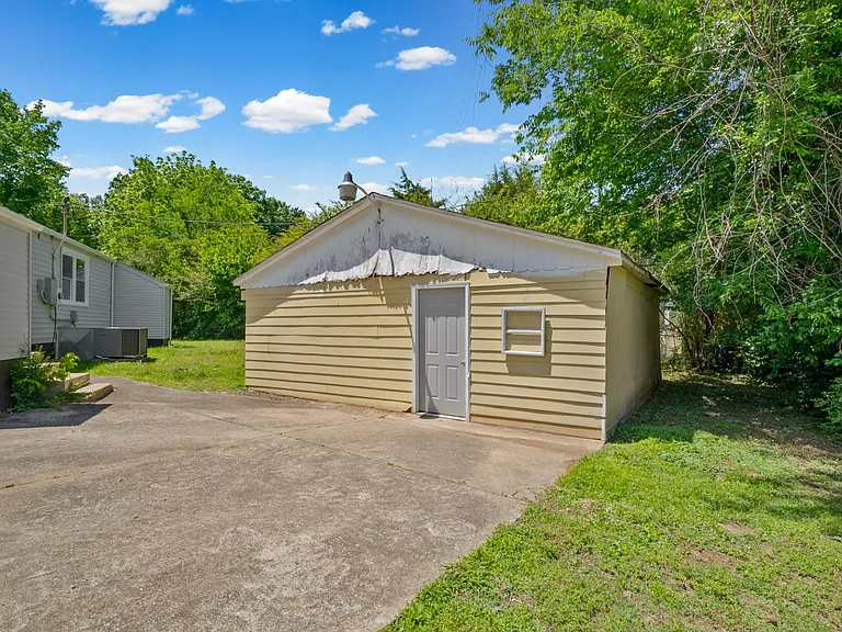 19 Chestnut Dr — Photo 16