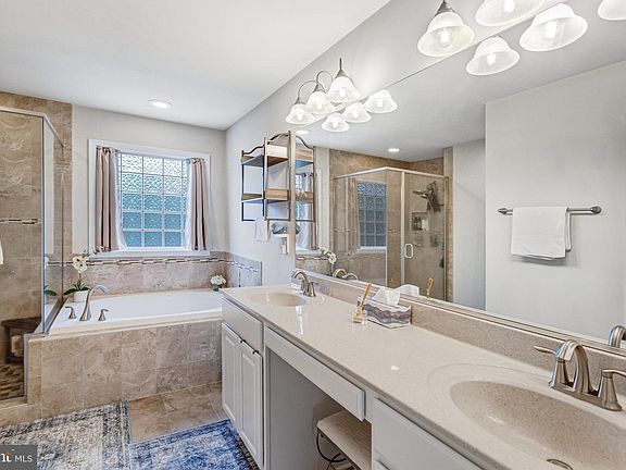 4th image of 6735 Thornbrook Ln