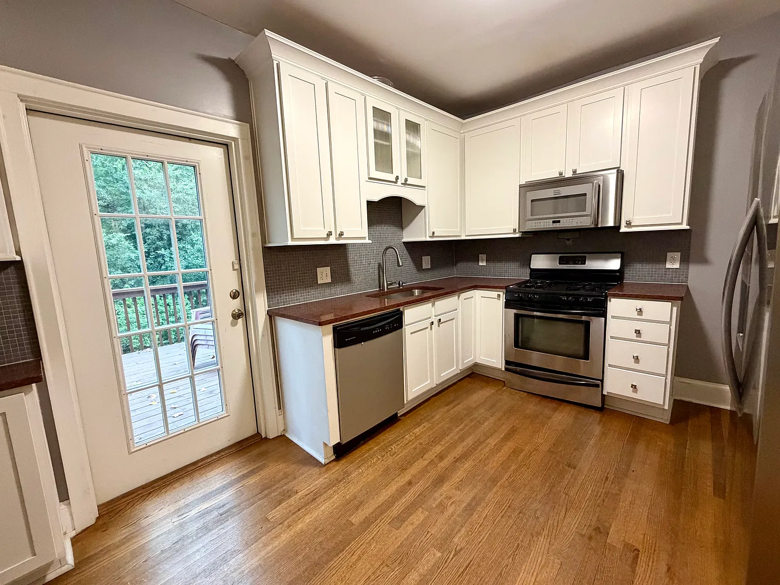 3 bed, 2.5 bath, 1462 sqft, $3,175 — Photo 4