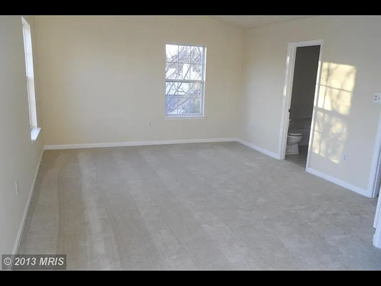 121 Whitestone Way — Photo 11