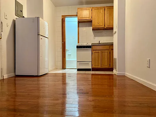 Rented by J Misrahi Realty Corp | media 10