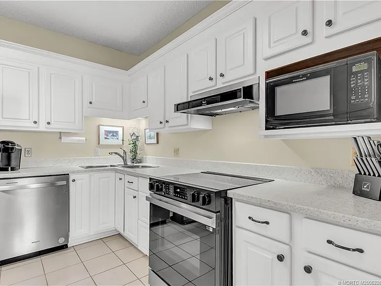 2560 NW Seagrass Dr #6B — Photo 11