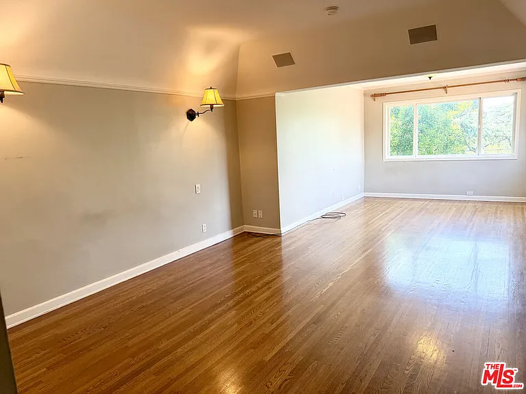 1861 W Mountain St — Photo 19