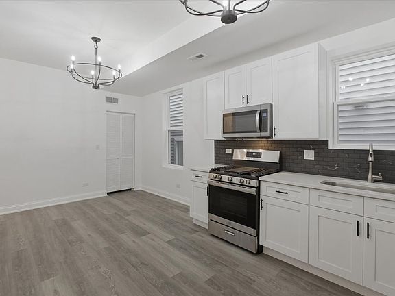 5th image of 4521 S Hermitage Ave #1R