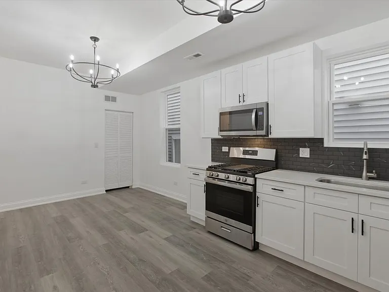 4521 S Hermitage Ave #1R — Photo 5