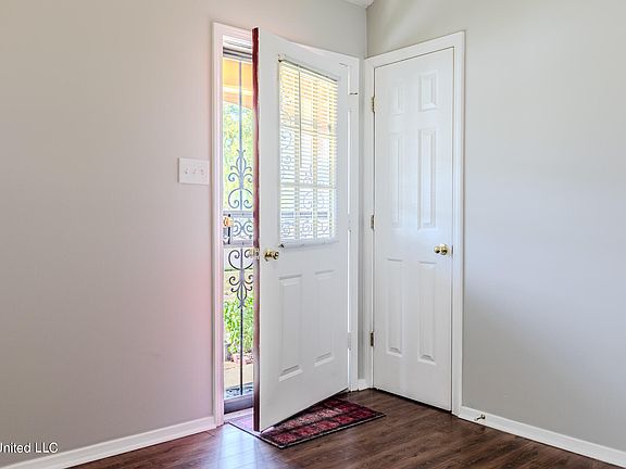 5th image of 6220 Cambridge Dr