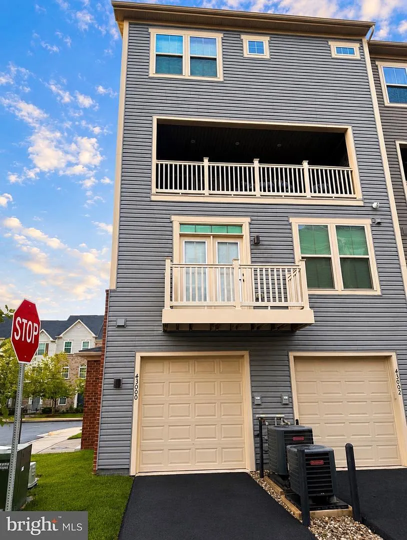 3 bed, 1700 sqft, $2,850 — Photo 2