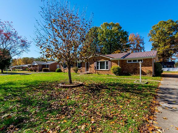 2nd image of 210 Kingswood Dr