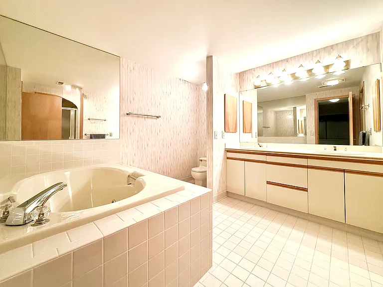 969 Greenview Ct #43 — Photo 16