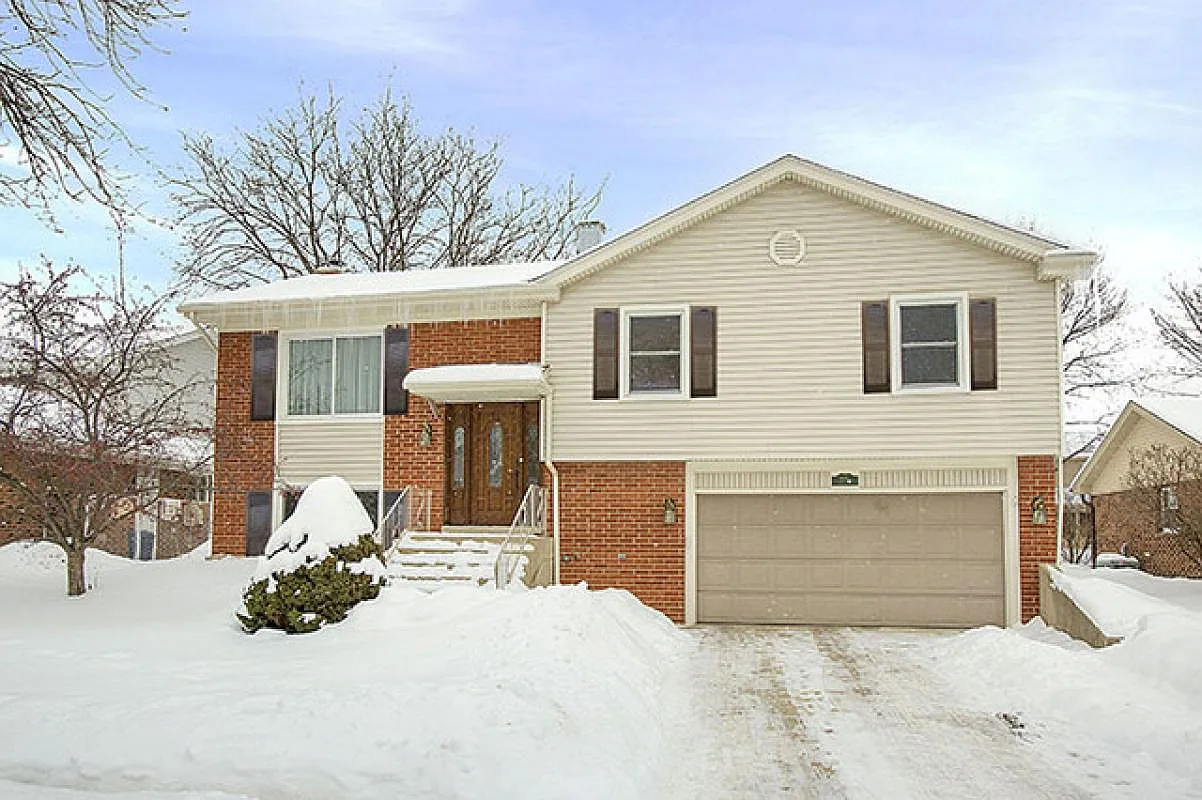 1411 Wales Dr photo 1