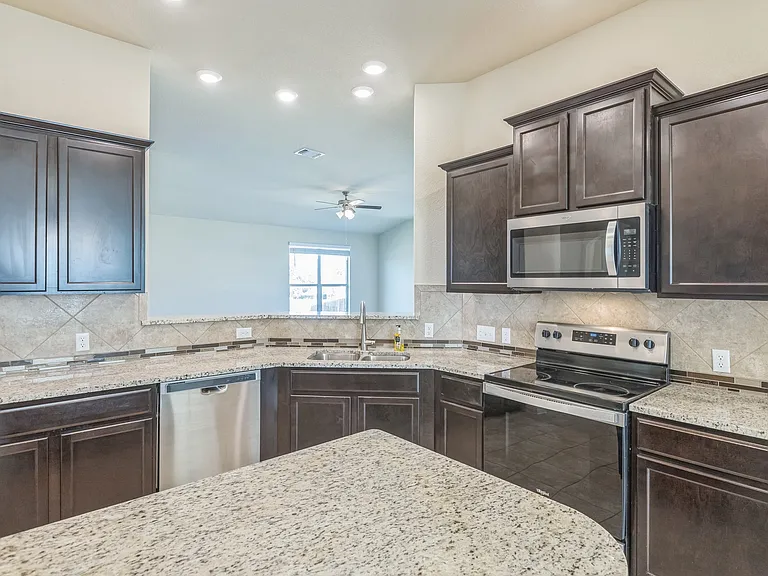 209 Pepper Mill Loop — Photo 3