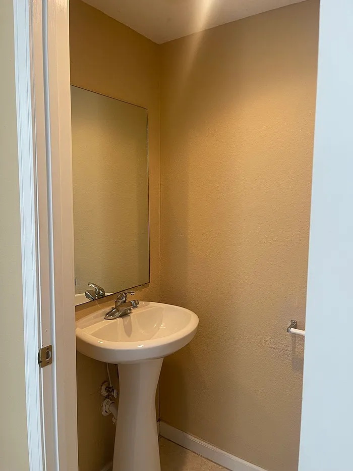 2 bed, 1.5 bath, 860 sqft, $1,475 — Photo 4