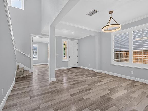 4th image of 17021 Tulip Tree Way