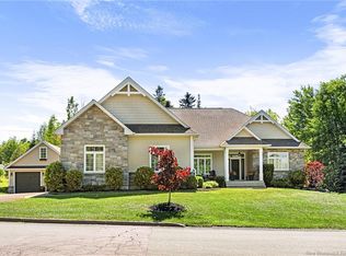 132 Greenwich Dr, Moncton, NB E1A 7B1