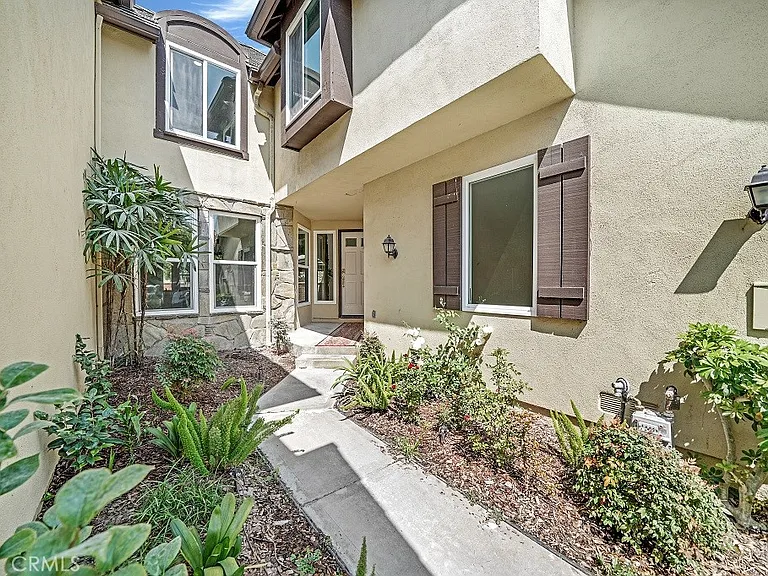 6082 Eaglecrest Dr — Photo 25