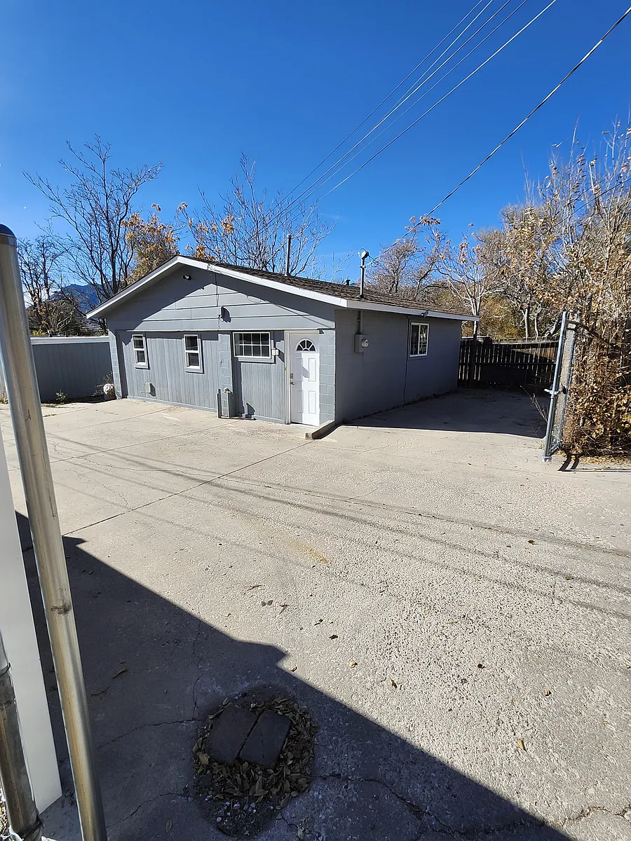 Building Photo - 824 E Fountain Blvd #B