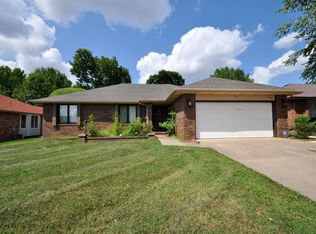 1529 W McGee St, Springfield, MO 65807