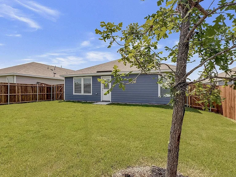 1704 Lercara Ln — Photo 13