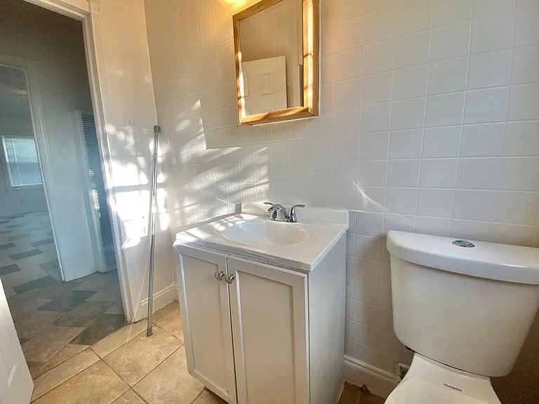 1923 39th St — Photo 10