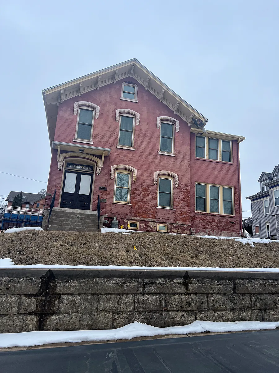 Building Photo - 571 Jefferson St #1