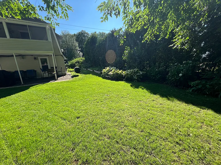 327 Malletts Bay Ave #A — Photo 4