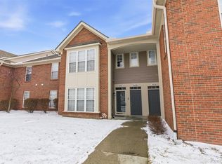 51828 Lionel Ln, Chesterfield, MI