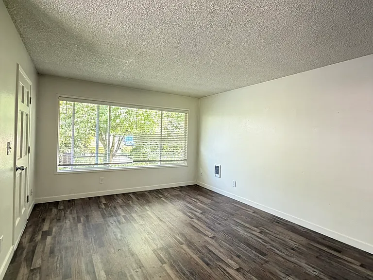 1385 Dollar St #4 — Photo 5