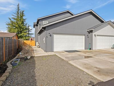 700 Ross Ln N, Medford, OR, 97501