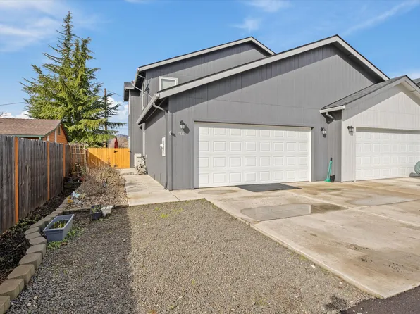 700 Ross Ln N, Medford, OR 97501