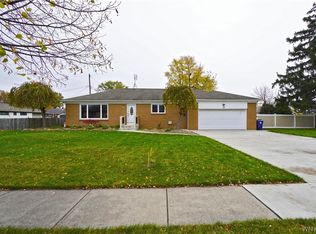 29 Post Rd, Williamsville, NY 14221