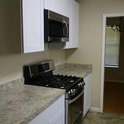 3rd image of 2102 Patricia Ln