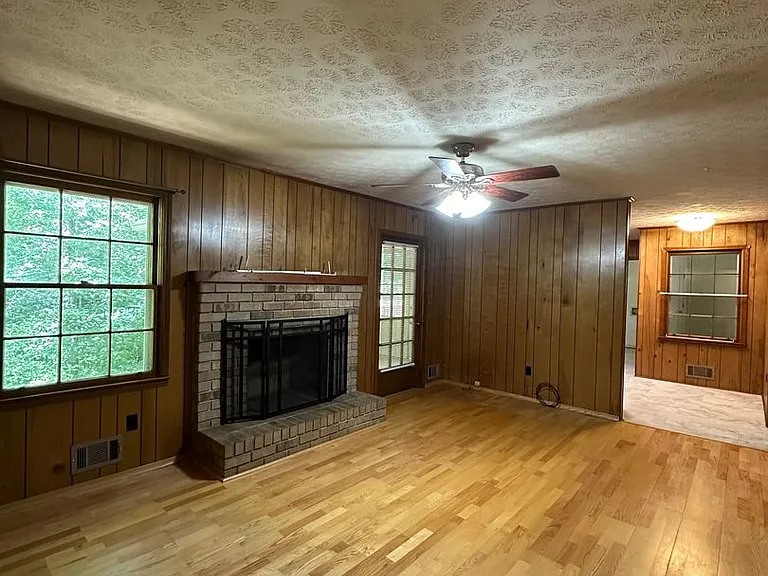 375 Segrest Cir — Photo 11