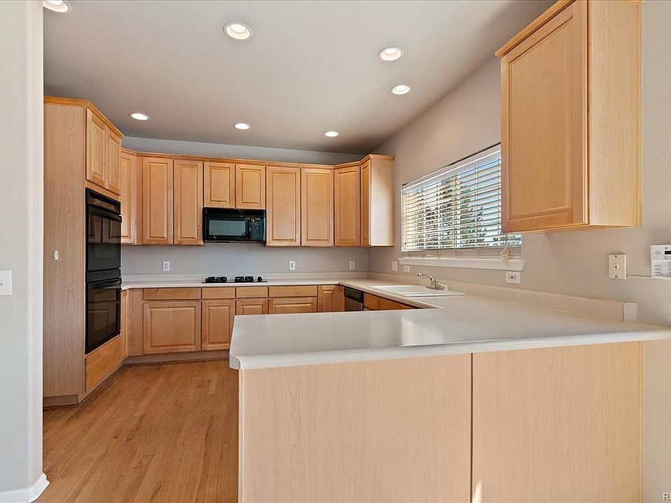 2nd image of 18162 E Oakwood Pl