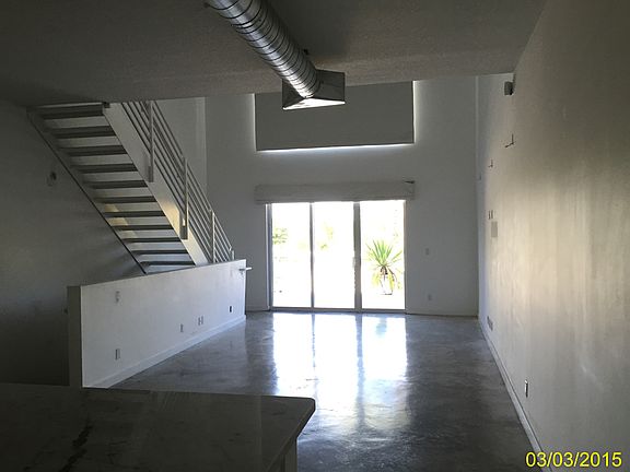 4th image of 808 NE 28th St