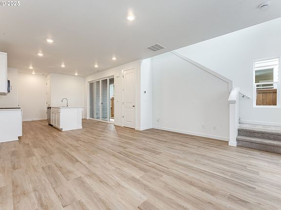 5th image of 3648 SE 86th Ave