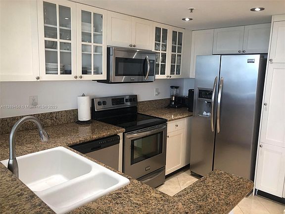 4th image of 1402 Brickell Bay Dr APT 1401