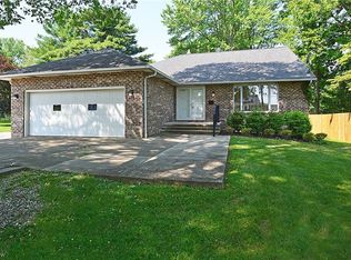 930 Lander Rd, Highland Heights, OH 44143