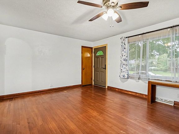 5th image of 1101 A St