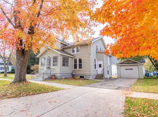 201 1st St, Holly, MI
