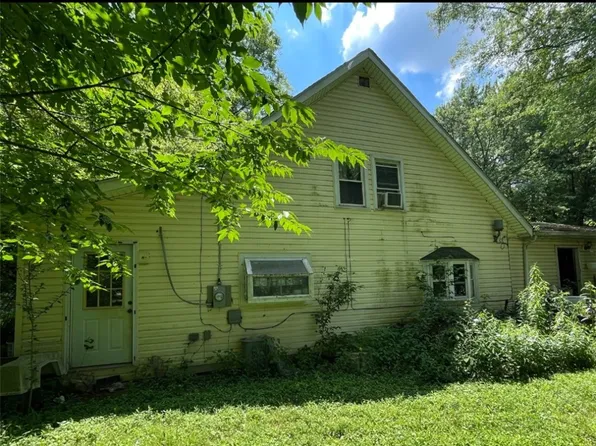 383 Walbridge Rd, Erie, PA 16511