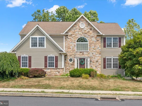 9 Lynne Ln, Millersville, PA 17551